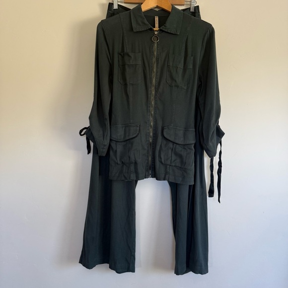 XCVI Jacket and wide-leg pants set in deep green  Size: S - Picture 1 of 7